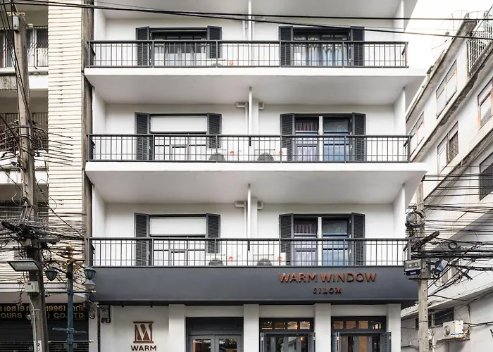 Warm Window Silom Hostel กรุงเทพมหานคร